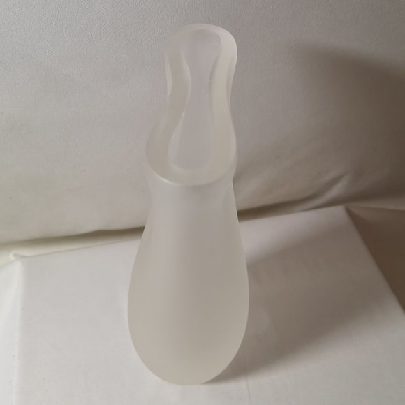 Large Unique & Beautiful Artist Signed Frosted Glass Vase w Pinched Design - Picture 3 of 6